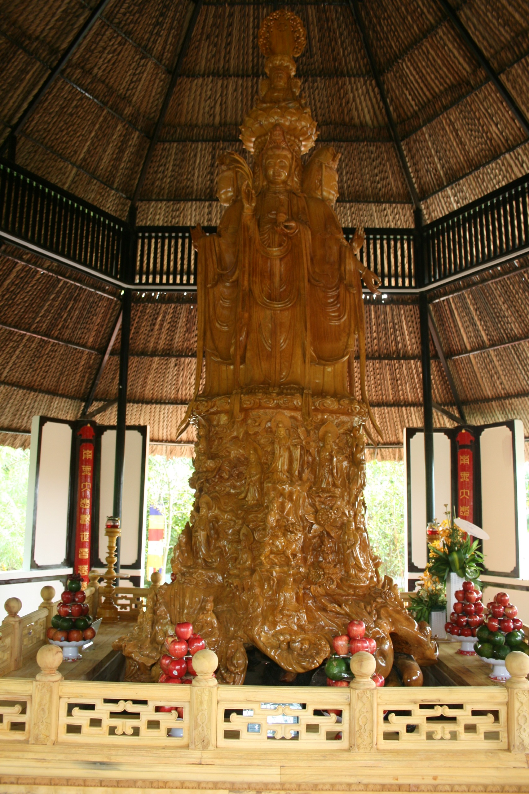 Tượng Quán Âm Tứ Diện bằng gỗ mít chùa Phổ Giác